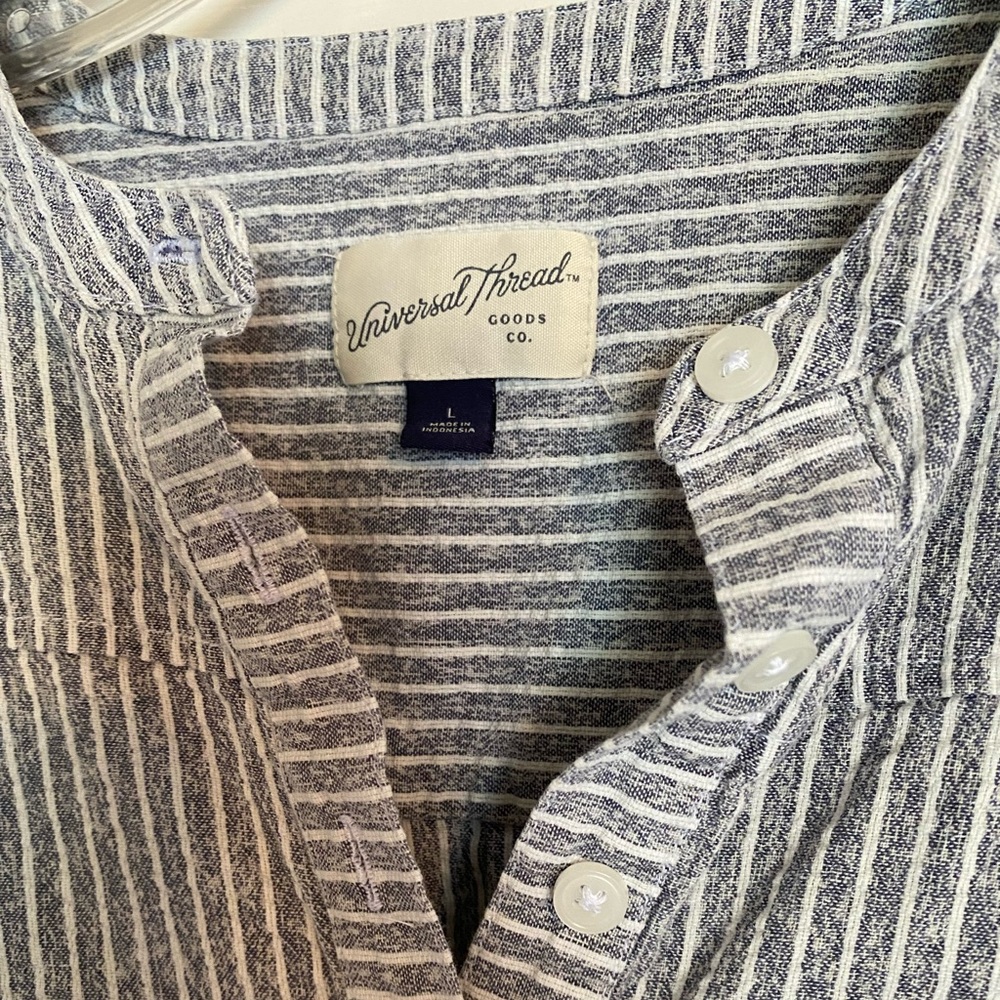 Universal Thread Women’s Half Button Down Shirt Top Blue White Stripes Large L - Picture 2 of 3